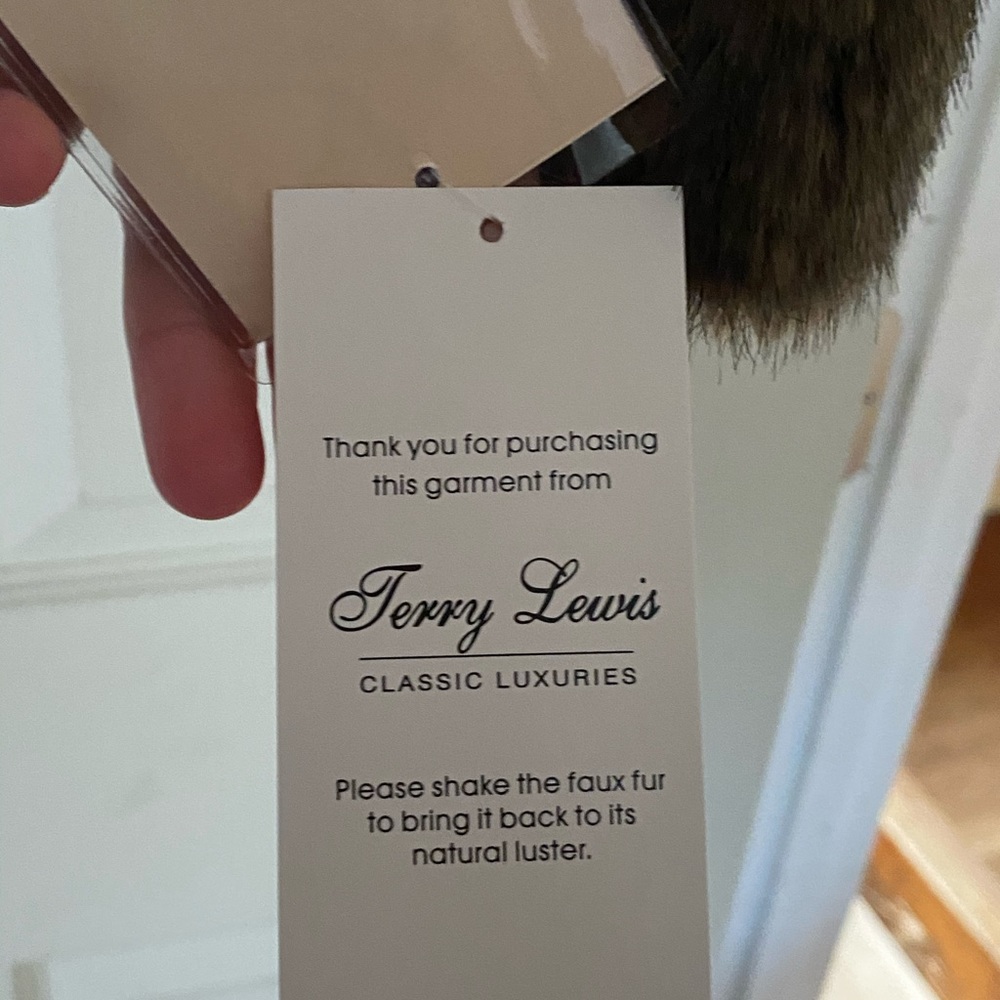 Terry Lewis faux fur jacket - Picture 4 of 5